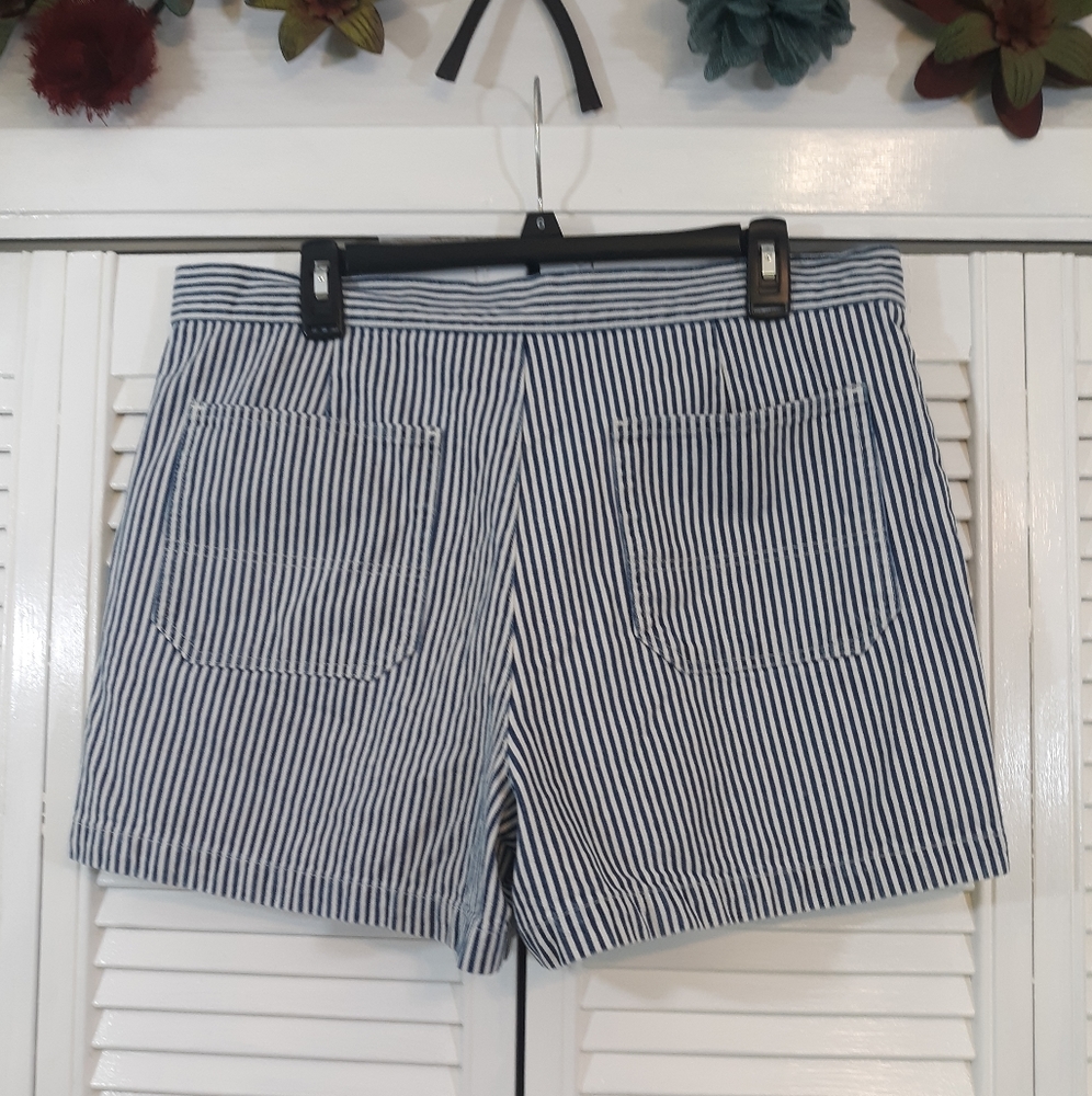 Newport news vtg pinstripe shorts 34 *8 - Picture 2 of 4